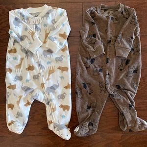 Set of 2 Carter’s footies